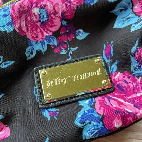 Betsy Johnson Small Crossbody Purse - Picture 11 of 16